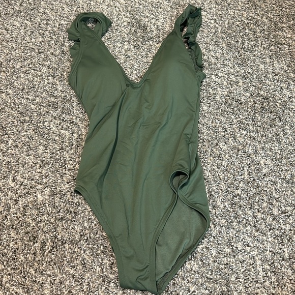 NWT! Gap Peacock Green One-Piece Ruffled Swimsuit - Size XS💎 - Picture 4 of 4